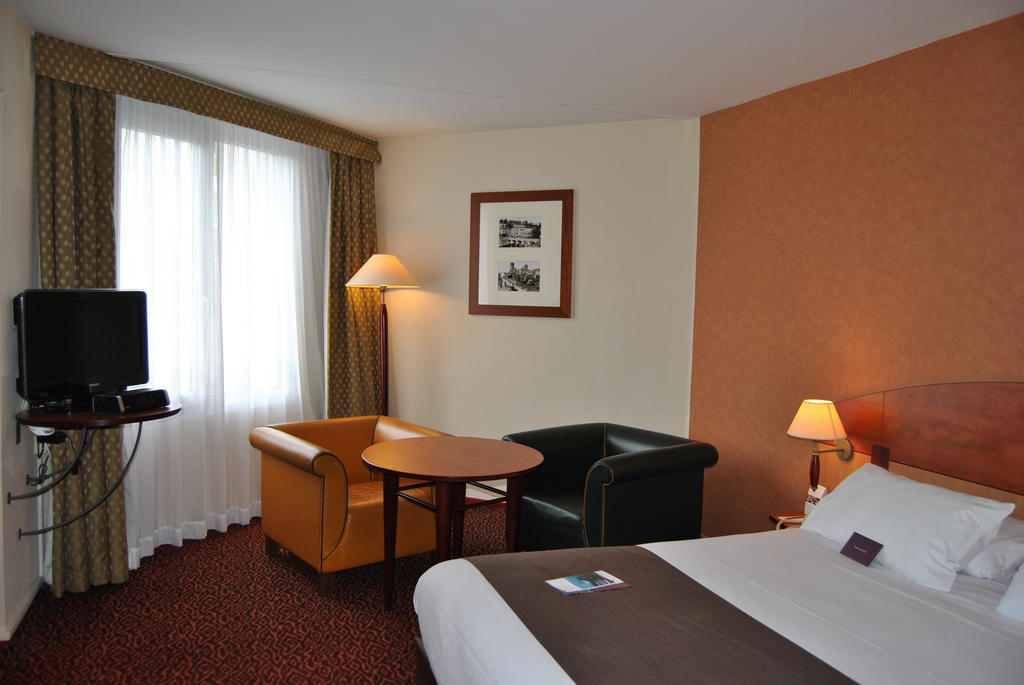 Mercure Saint Etienne Parc De L'Europe Esterno foto