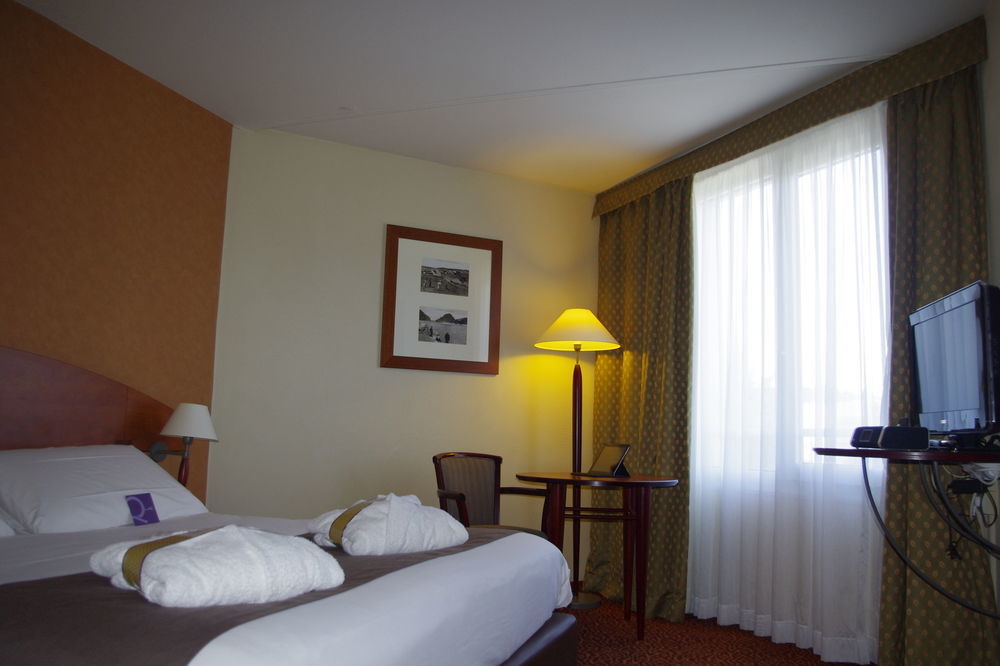 Mercure Saint Etienne Parc De L'Europe Esterno foto
