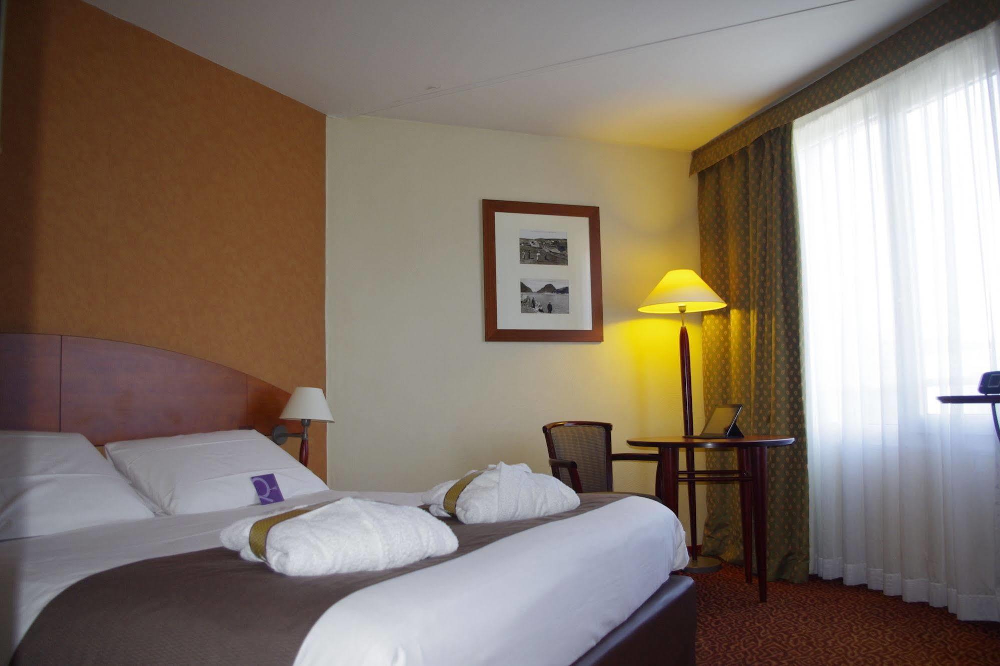 Mercure Saint Etienne Parc De L'Europe Esterno foto