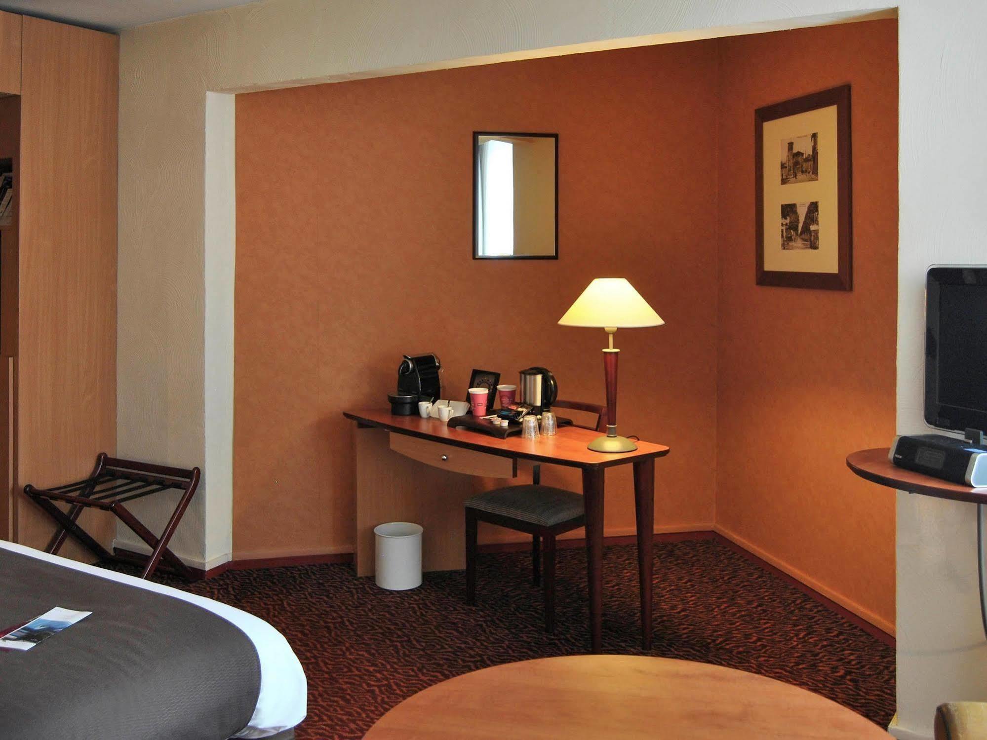 Mercure Saint Etienne Parc De L'Europe Esterno foto